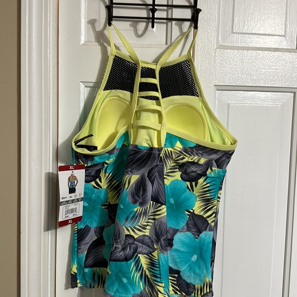 ZeroXposur Swim Wear XL 2 piece - Picture 5 of 7